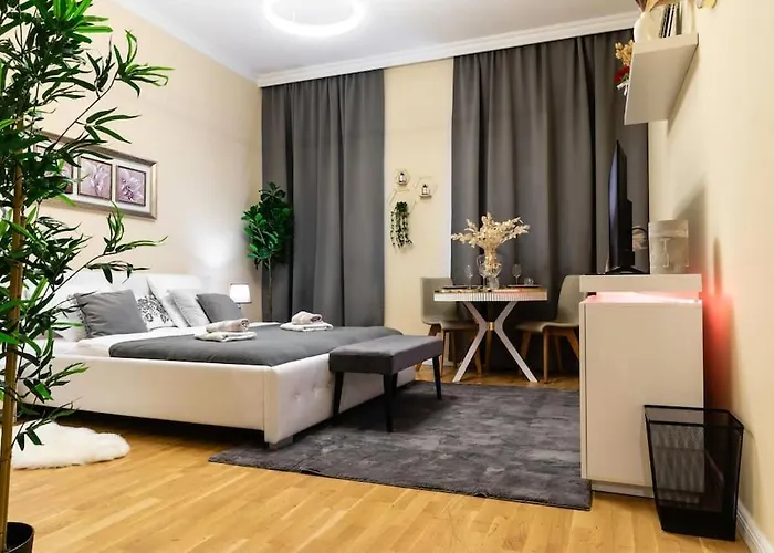 Διαμέρισμα Golden Living In *
