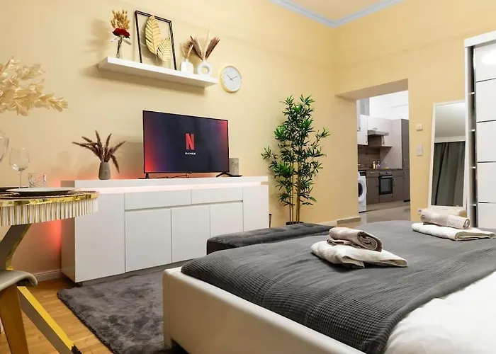 Διαμέρισμα Golden Living In *
